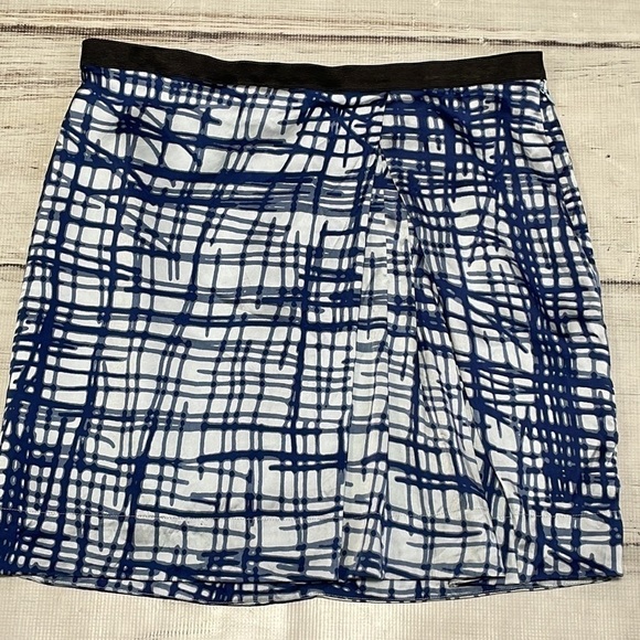 BCBGMAXAZRIA Skirt Mini Silk Blue Pleated Size 10 - Picture 7 of 12